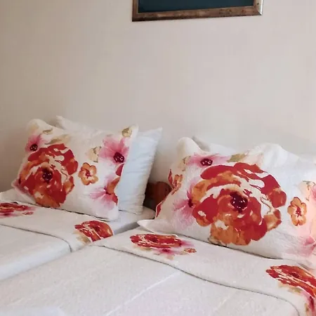 Relax At 2br Oasis In Задар